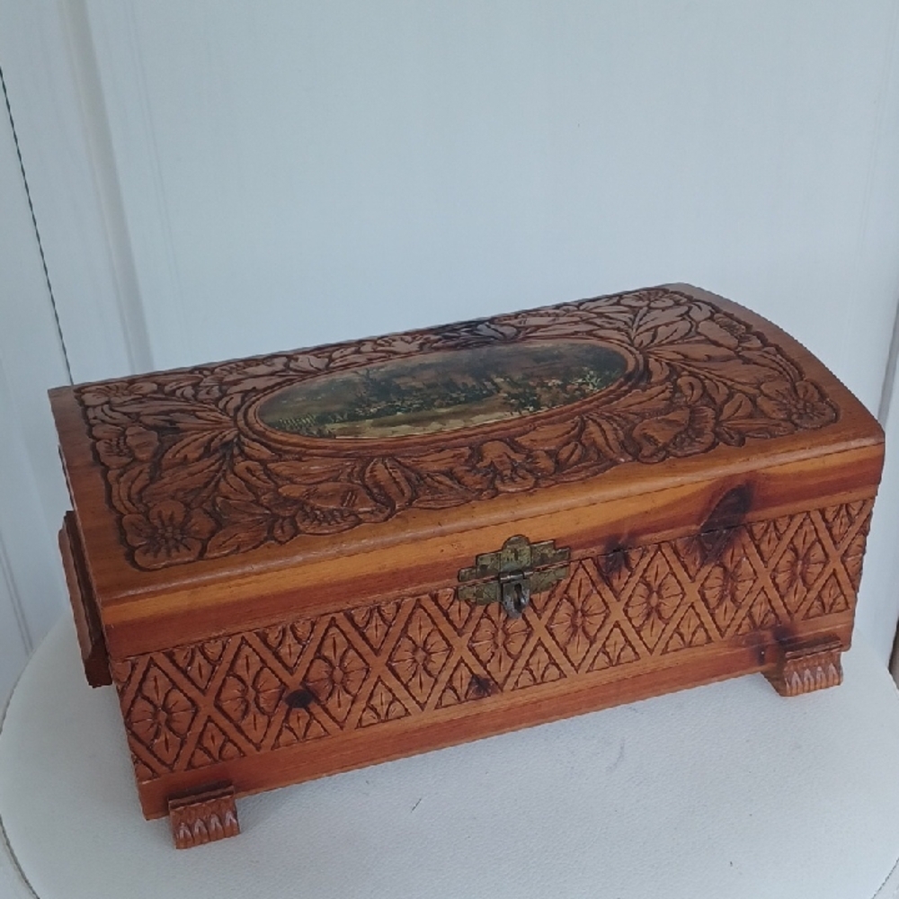 Vintage Brown Wooden Decorative Box Cedar Storagebox Hand Carved